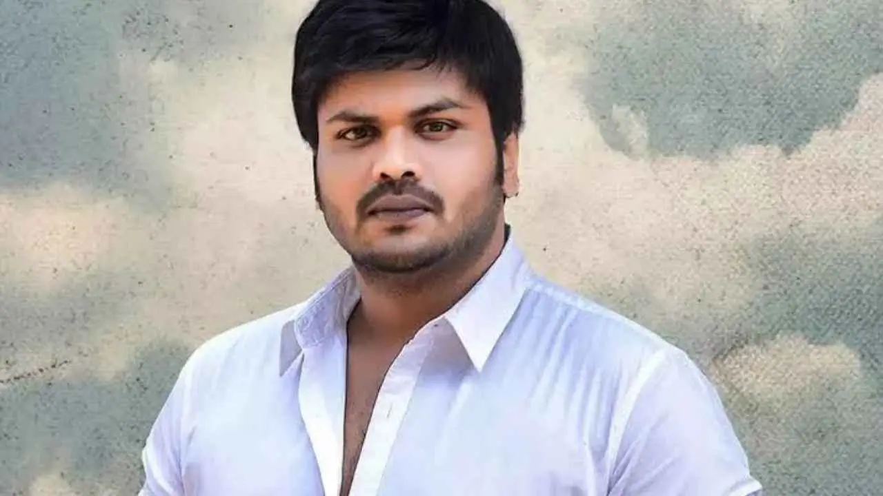 Manchu Manoj apologies to media on behalf of his father mohan babu