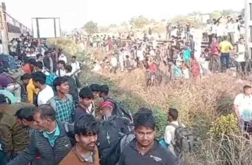 Jalgaon Train Accident chaiwala triggered the rumour that killed 13