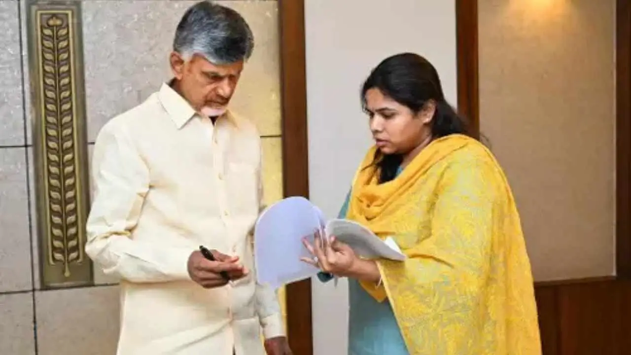 Bhuma Akhila Priya warns ysrcp shilpa chakrapani