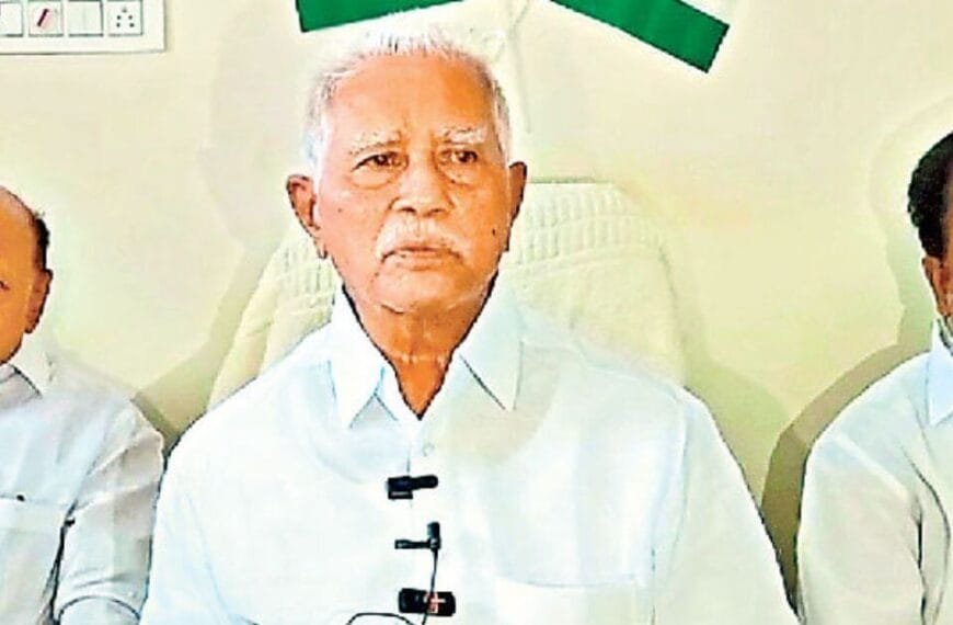 TDP Varadharajulu Reddy shocking comments on police department