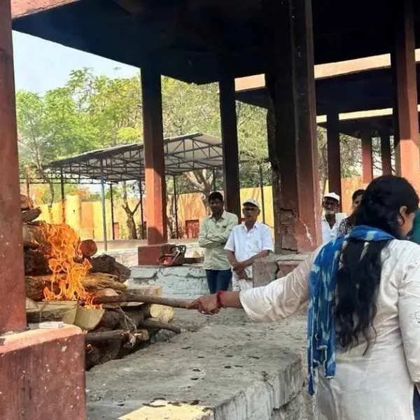 son denies to light father's pyre in mahbubnagar