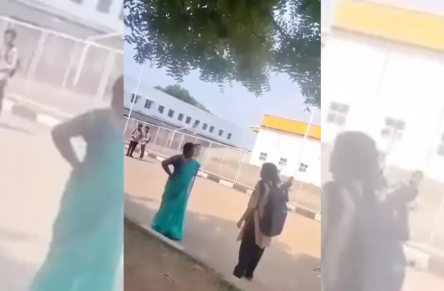 students beats school teacher with slipper in Vizianagaram