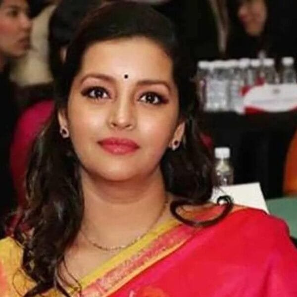 Renu Desai urges netizens to stop using china items
