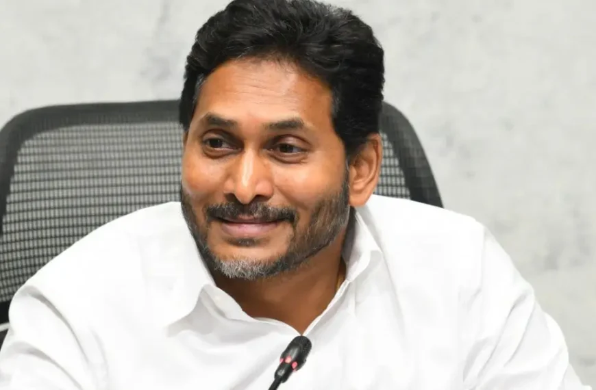 jagan gets invited for amaravathi development restart