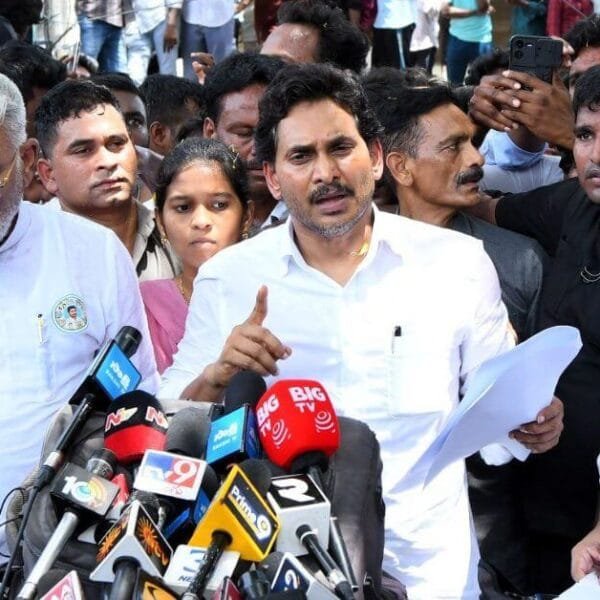 Jagan mohan reddy reacts on kommineni srinivas rao