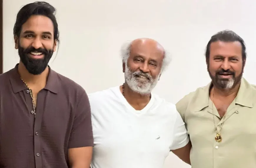 Rajinikanth watches and hugs manchu vishnu