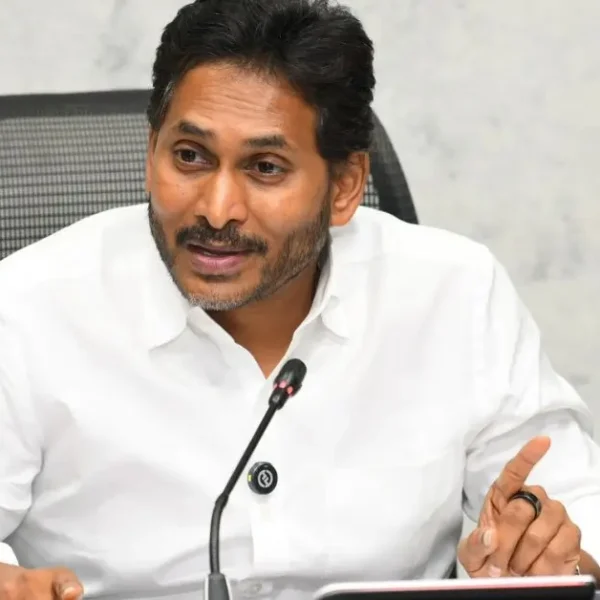 Jagan Mohan Reddy slams chandrababu naidu about urea