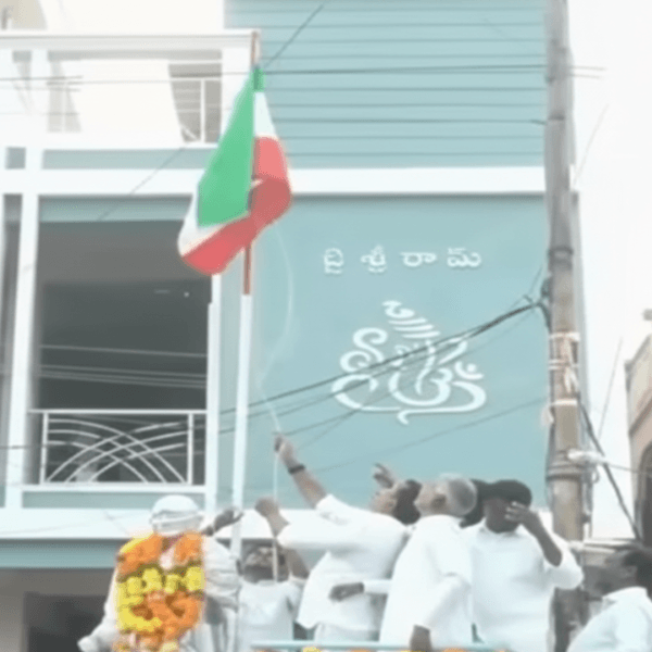 Kotta Prabhakar Reddy hoists flag reversely