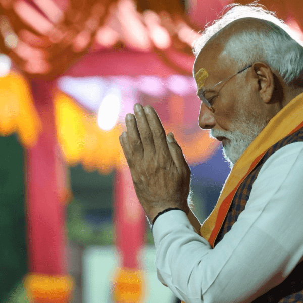 Narendra Modi enter his new office