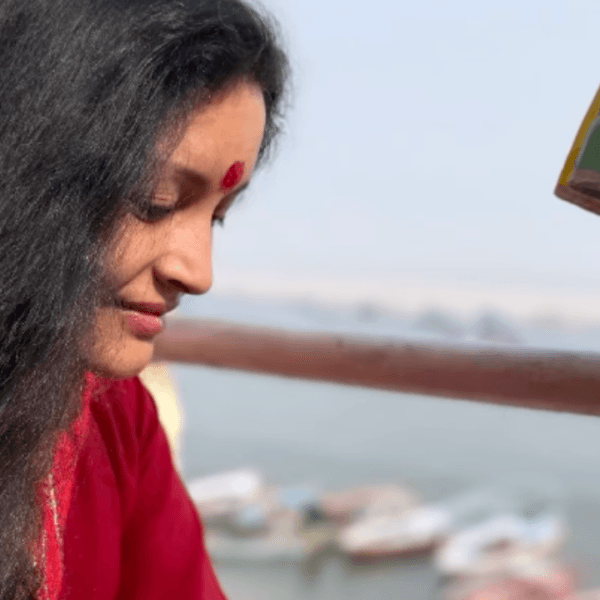 Renu Desai is enjoying her spiritual trip in kashi