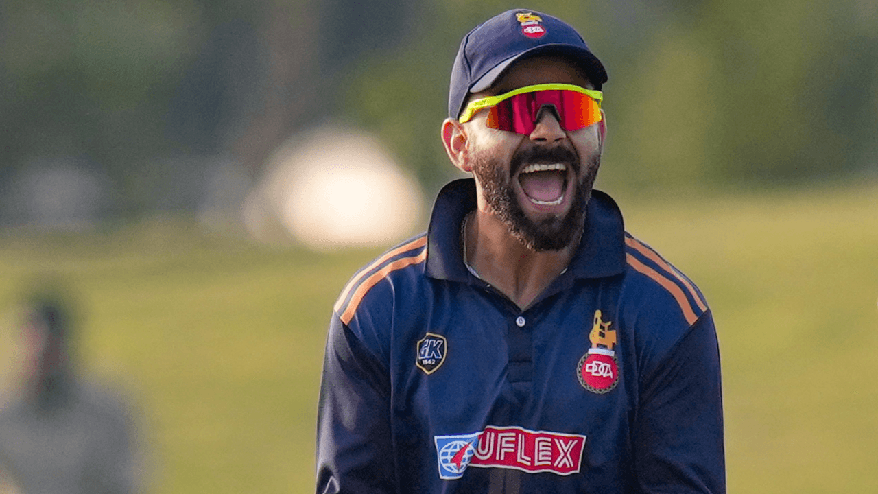 Virat Kohli is 25 runs away from beating sachin tendulkar record